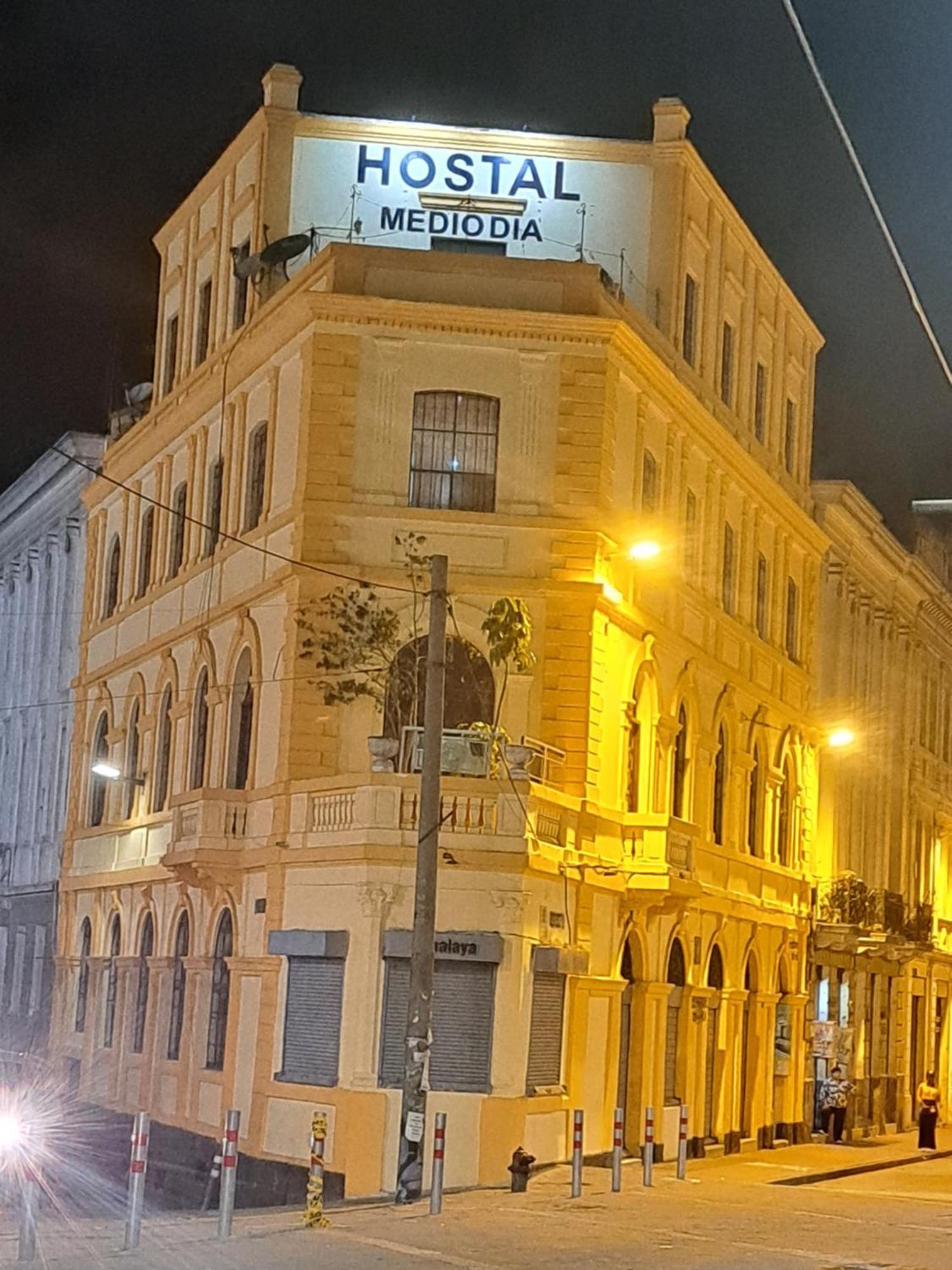 Hostal Mediodia キト エクステリア 写真
